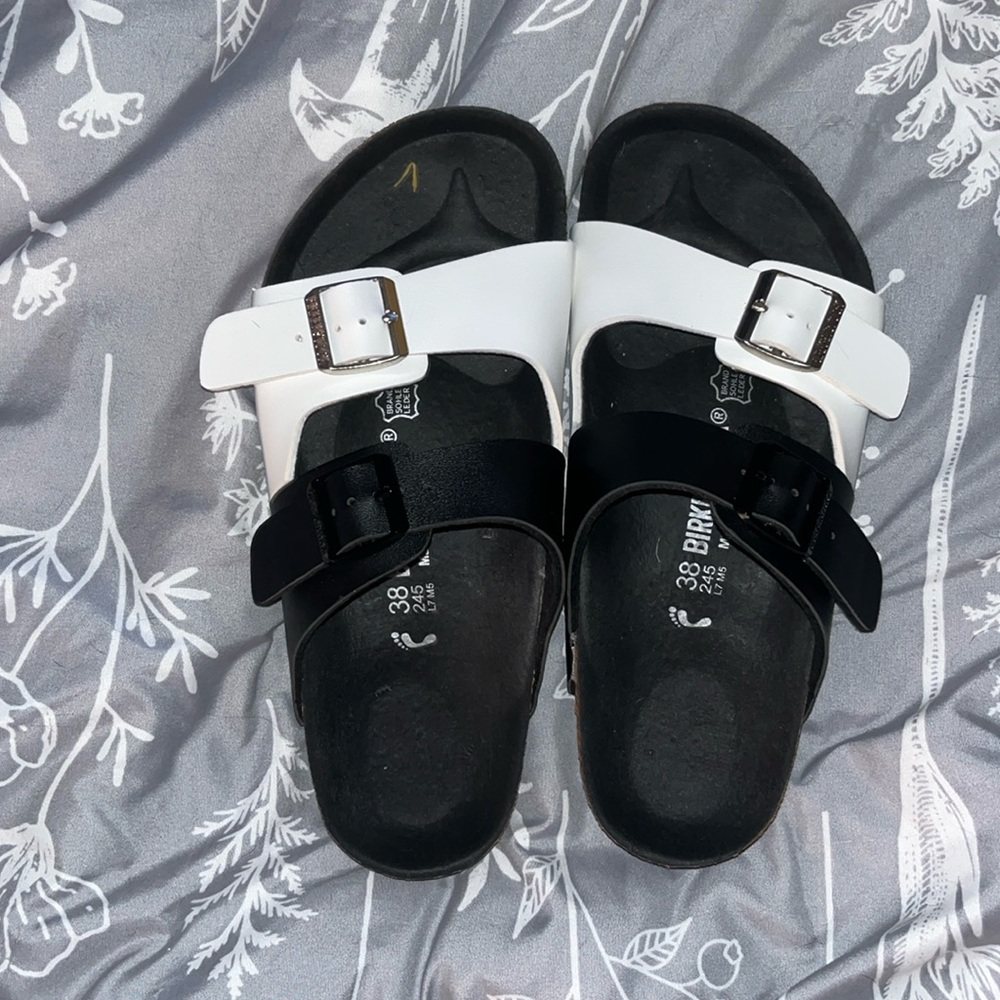 Birkenstock.. size 8… brand new